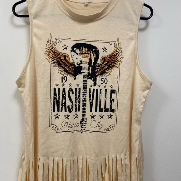 Nashville ivory tshirt w fringe at bottom sleeveless size medium - Picture 2 of 4